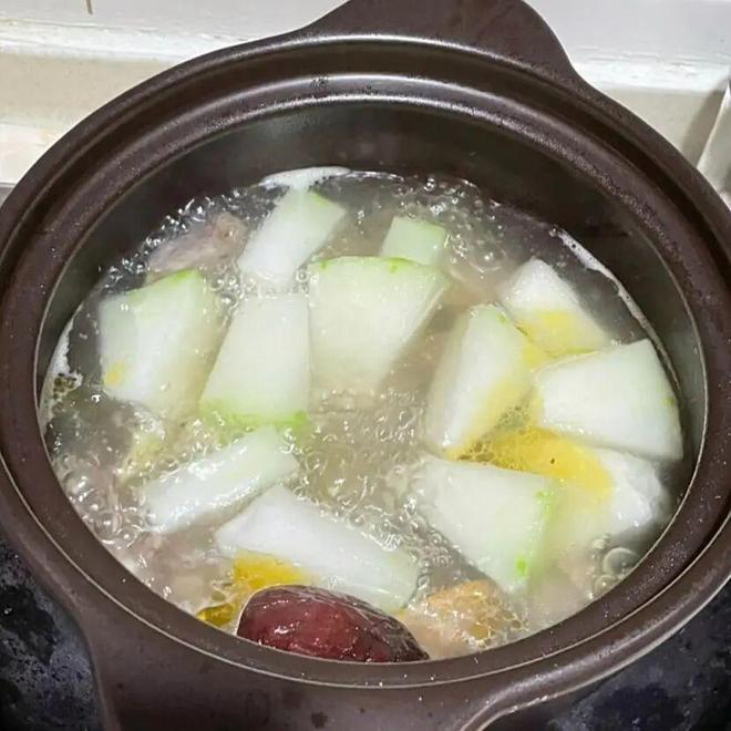 这3碗汤滋阴润燥连喝3天浑身都滋润！不朽情缘平台登录网页昨日已出伏多喝(图1)